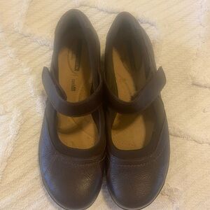 Clarks Collection Mary Jane's Size 10